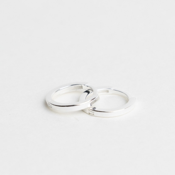 Edgy Tiny Hoops - sølv catz
