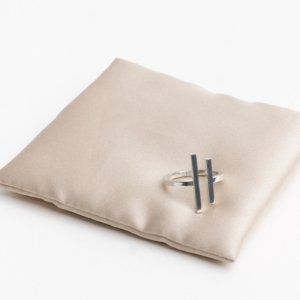 double stick ring catz bauhaus, håndlavede smykker fra eget værksted