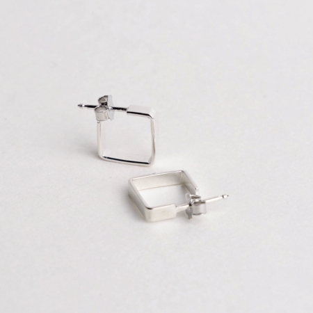 Tiny Square ear studs ørestikker