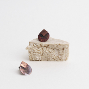 Circle and Square ear stud - kobber