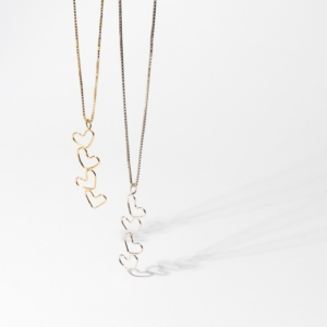 Four Hearts - Halskæde, catz ,håndlavede smykker fra eget værksted