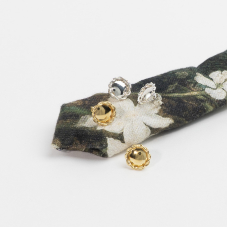 Twisted Button - Ørestikker - catz håndlavede smykker fra eget værksted